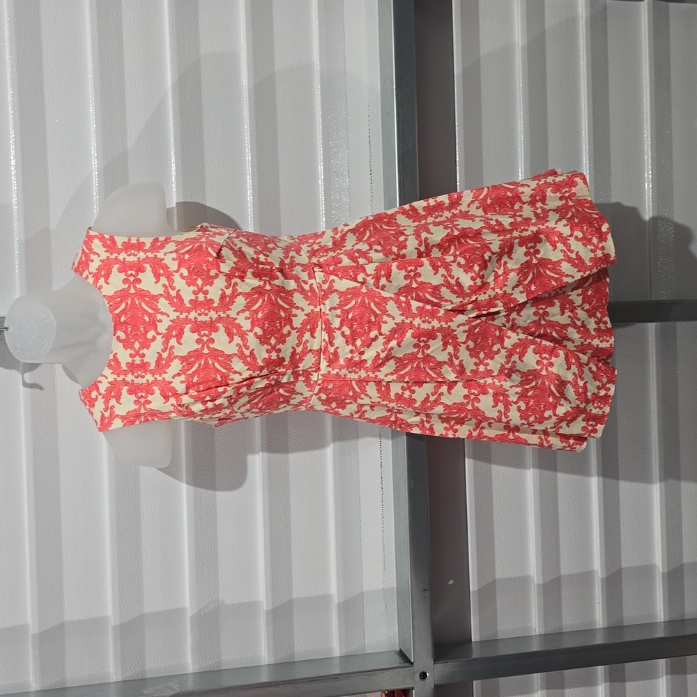 Fun, structured, modern Jackie Kennedy style dress‎ size small  Forever 21